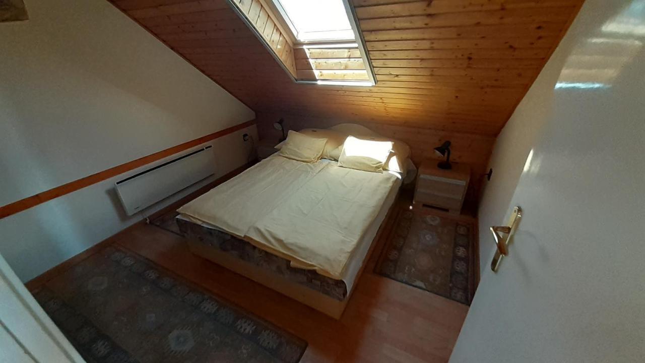 Patri Apartmanhaz 凯斯特海伊 外观 照片