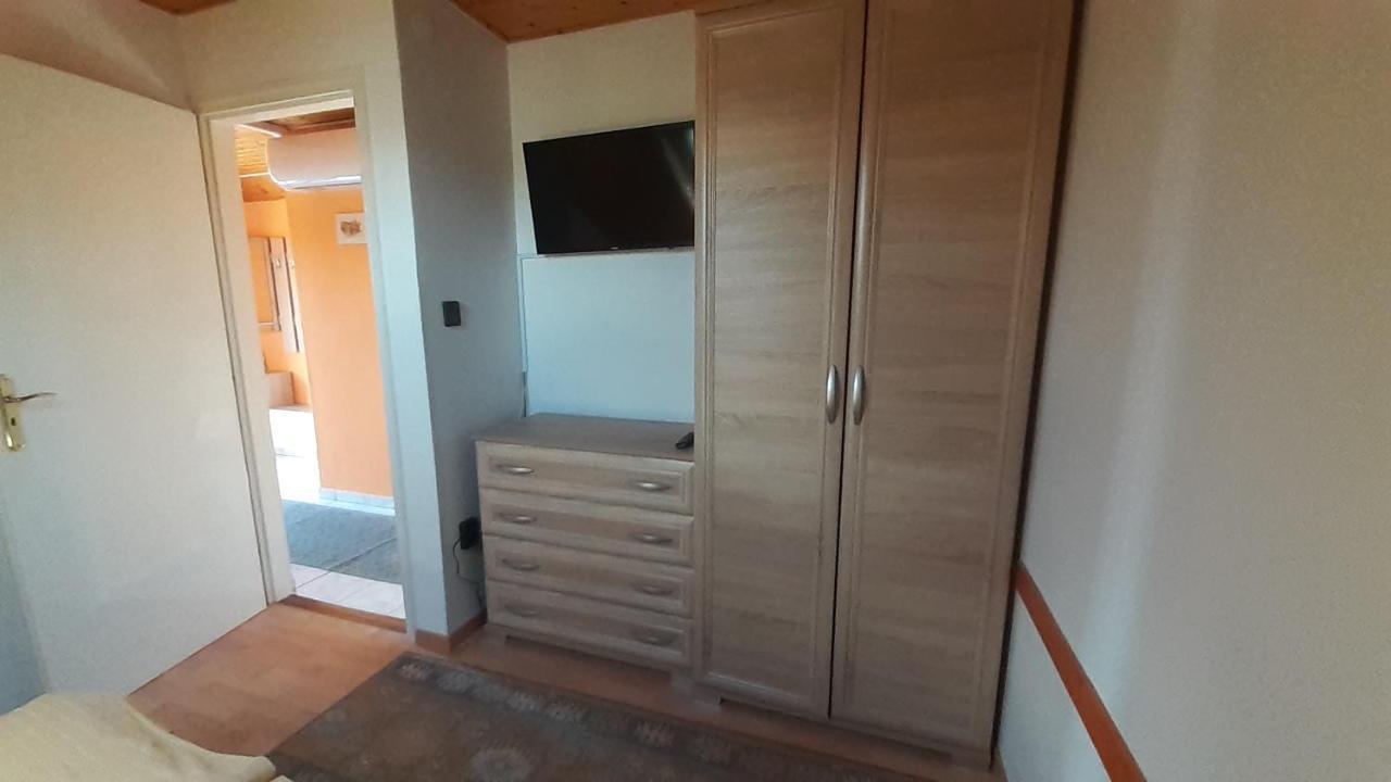 Patri Apartmanhaz 凯斯特海伊 外观 照片