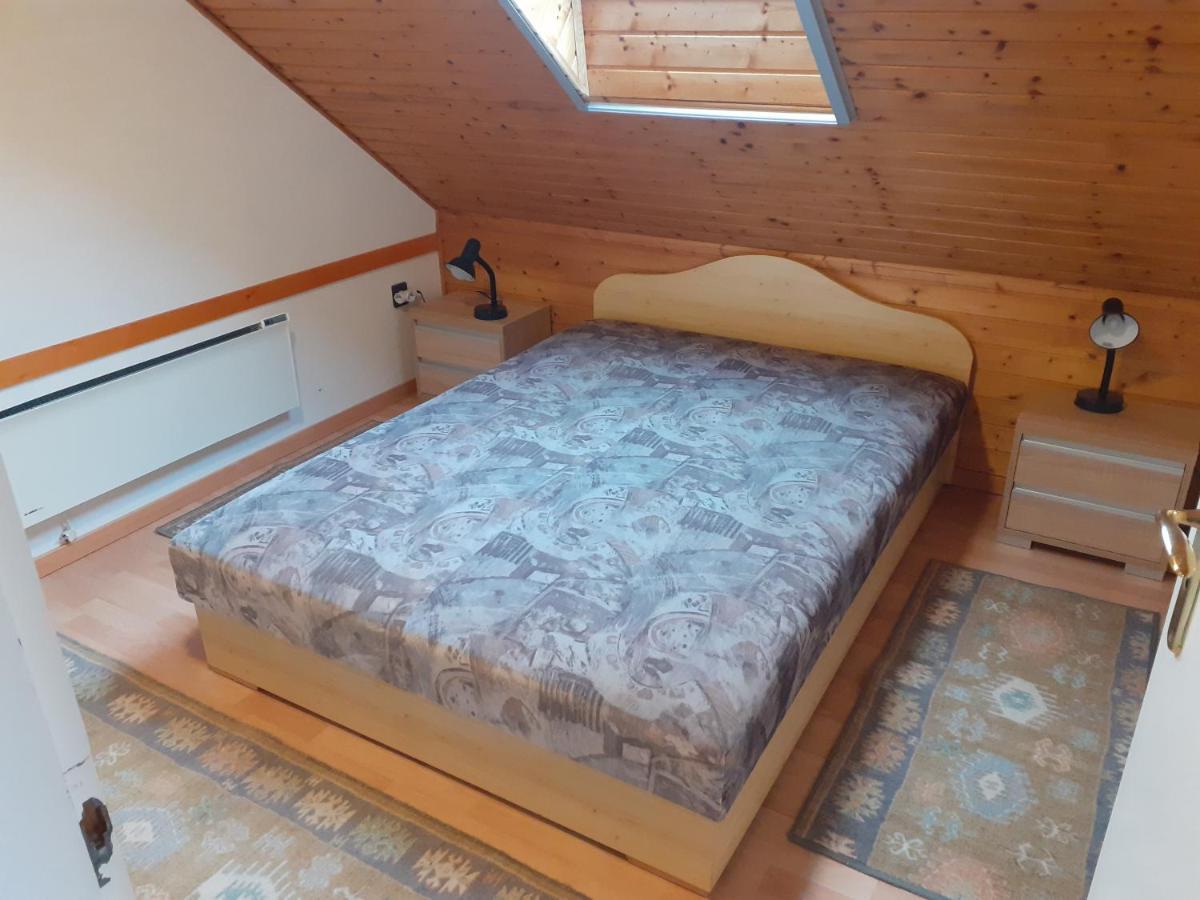 Patri Apartmanhaz 凯斯特海伊 外观 照片