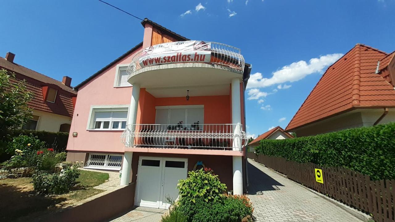 Patri Apartmanhaz 凯斯特海伊 外观 照片
