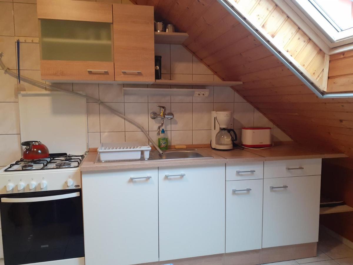 Patri Apartmanhaz 凯斯特海伊 外观 照片