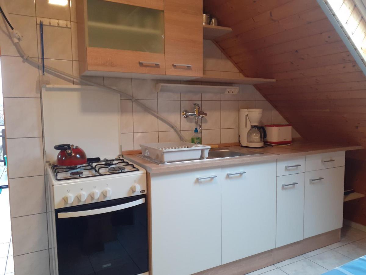 Patri Apartmanhaz 凯斯特海伊 外观 照片