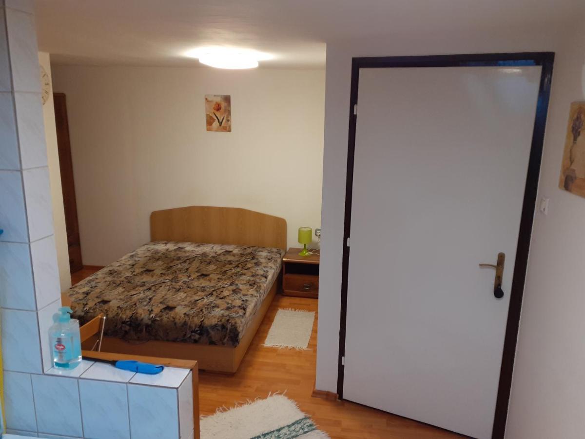 Patri Apartmanhaz 凯斯特海伊 外观 照片