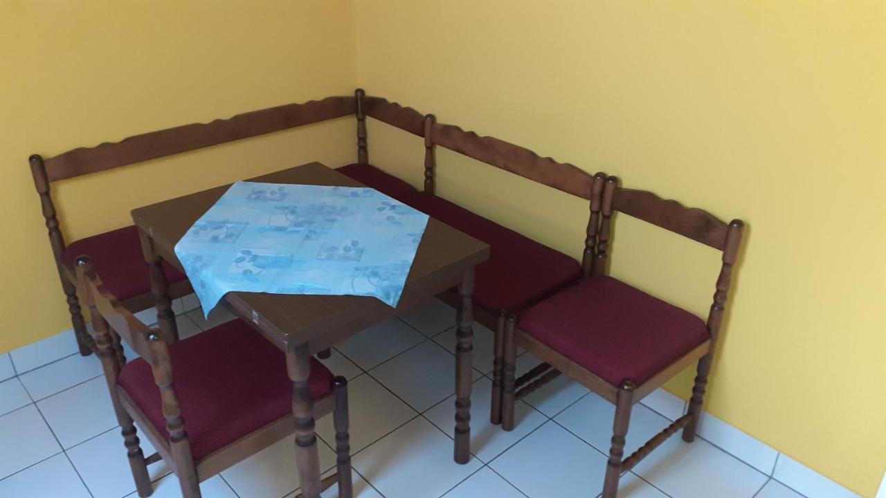 Patri Apartmanhaz 凯斯特海伊 外观 照片