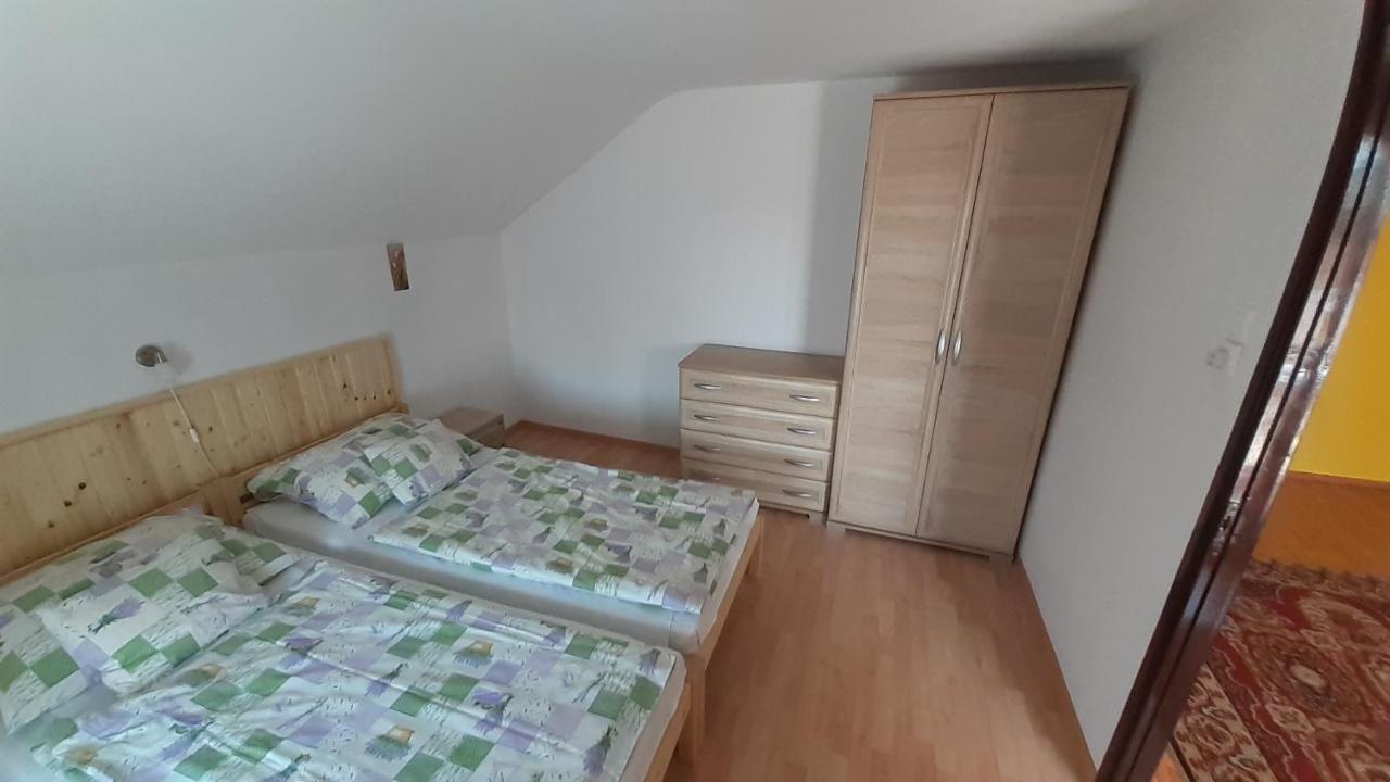 Patri Apartmanhaz 凯斯特海伊 外观 照片