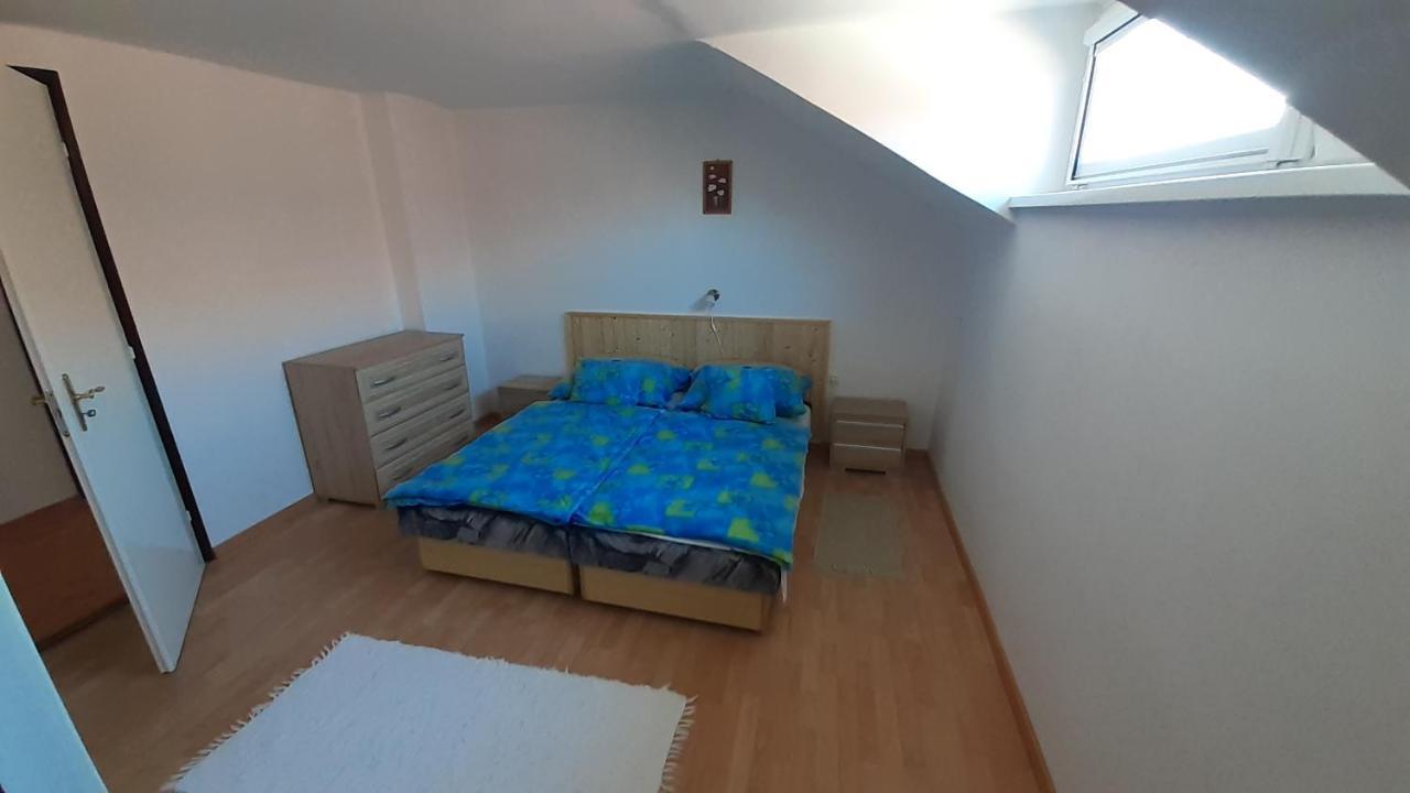 Patri Apartmanhaz 凯斯特海伊 外观 照片
