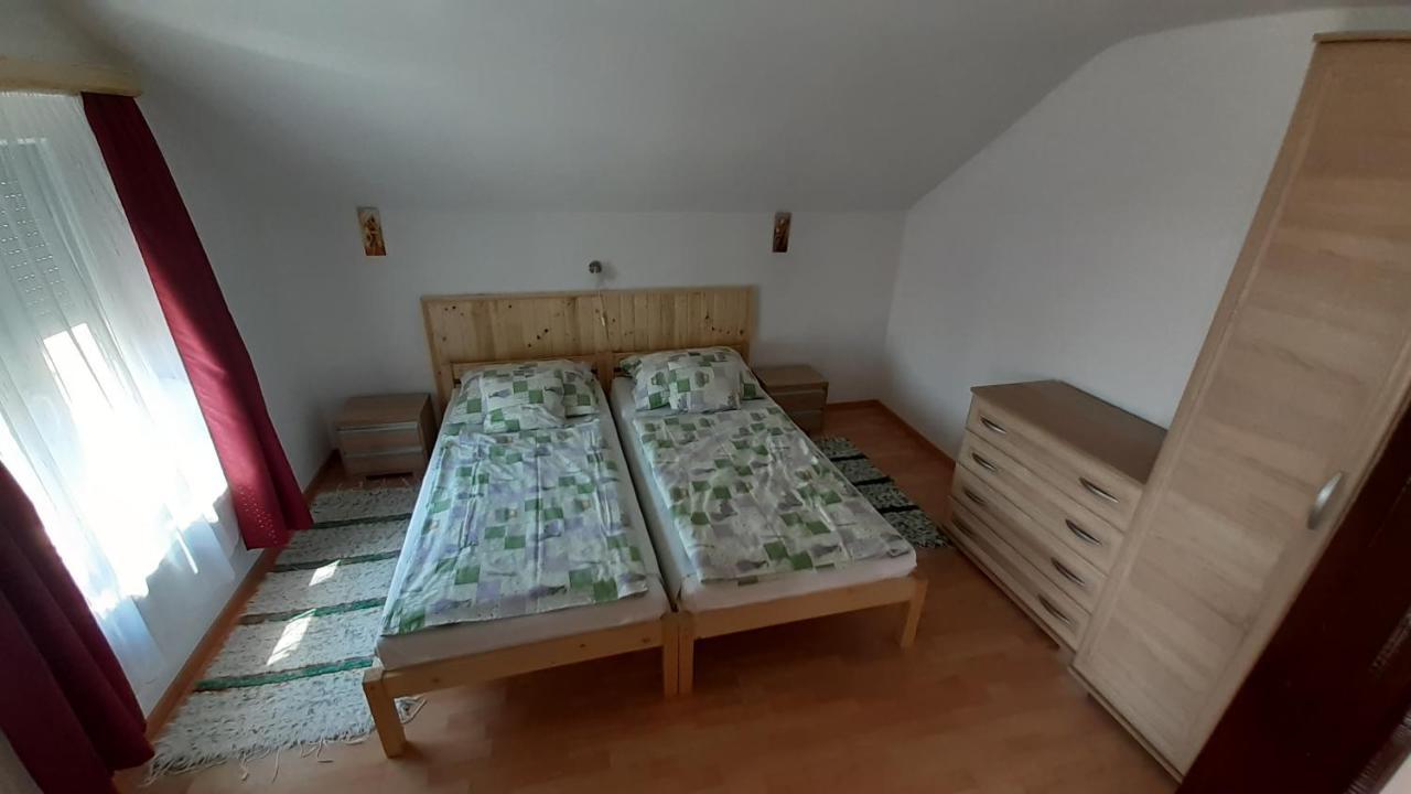 Patri Apartmanhaz 凯斯特海伊 外观 照片