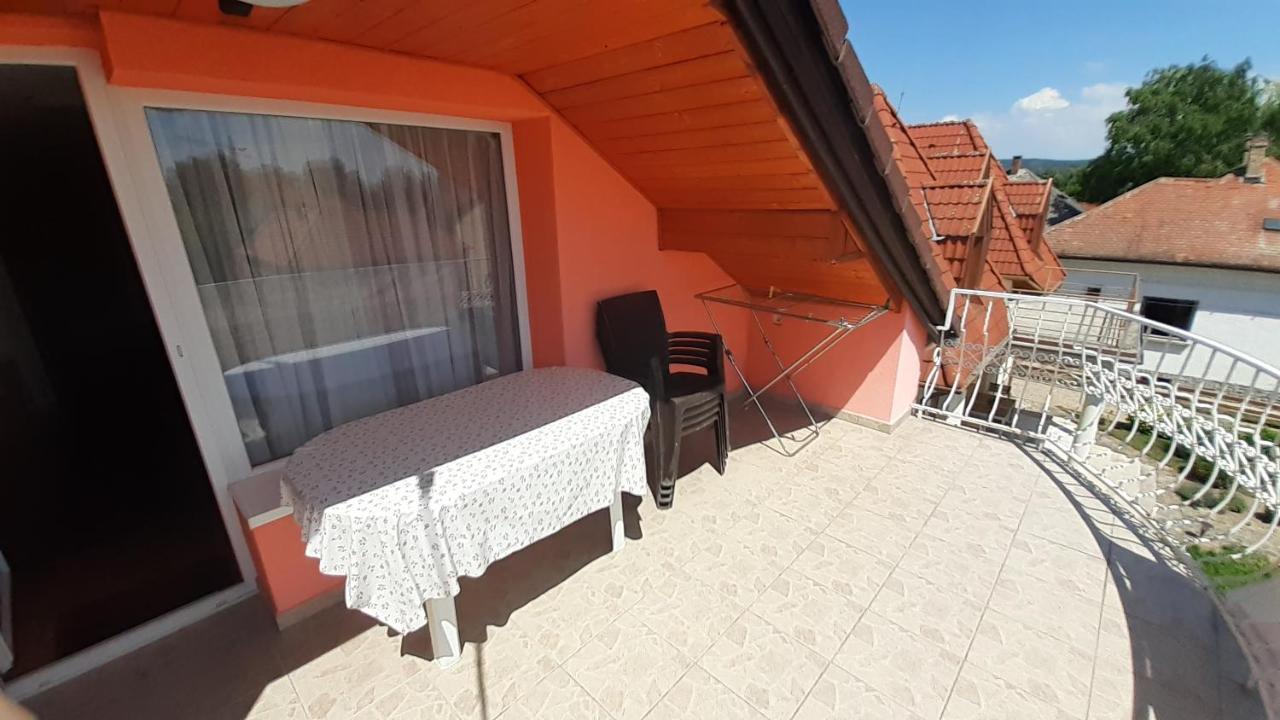 Patri Apartmanhaz 凯斯特海伊 外观 照片